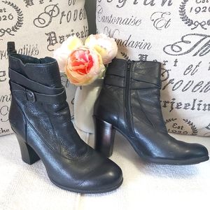 Born women's black leather ankle heeled boots 3.5" heels